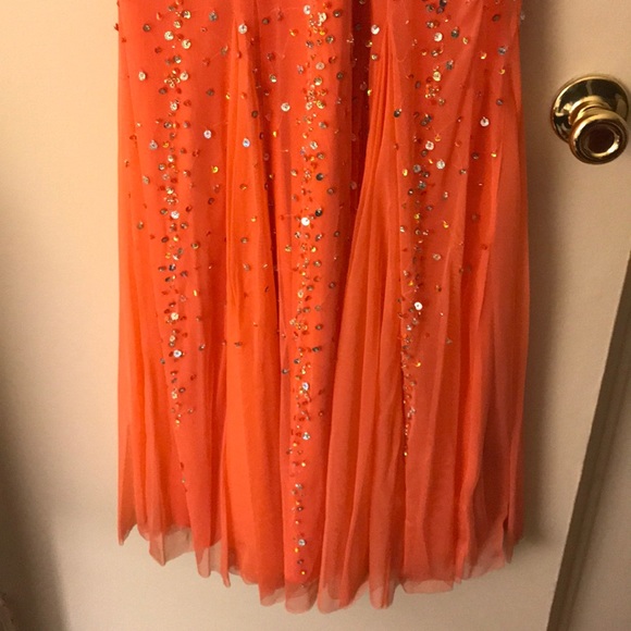 Prom dress! Gold sequins sewn all over! - Picture 3 of 8